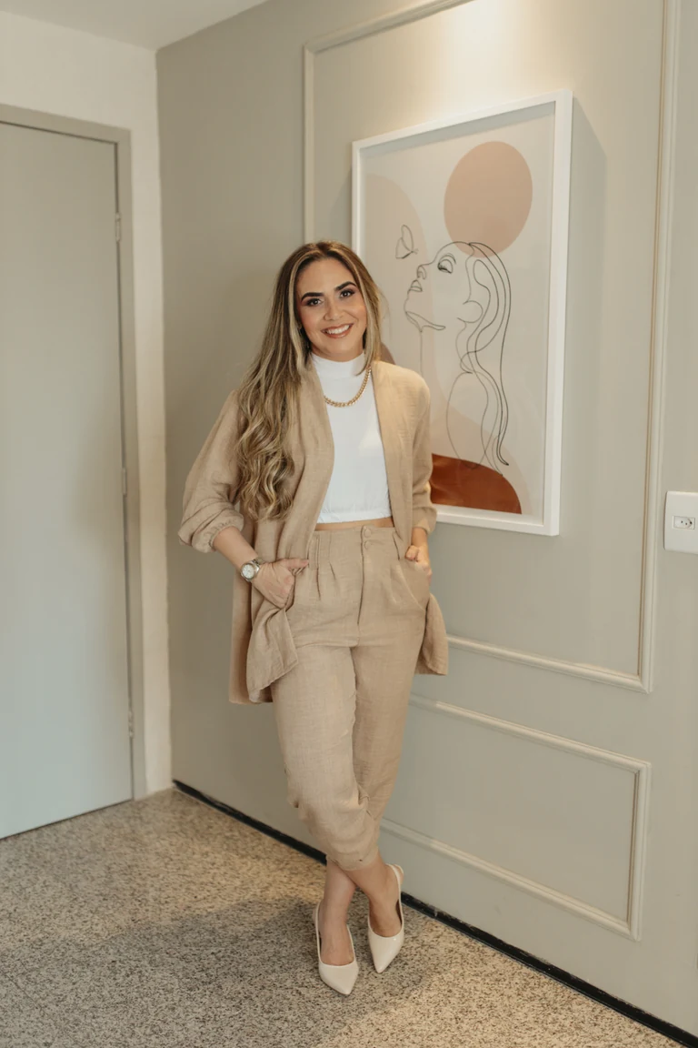 Dra. Yuska Garcia em retrato profissional para terapia online